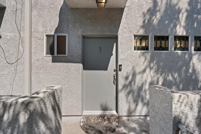 Building Photo - 15153 Burbank Blvd