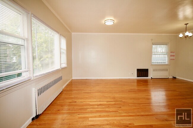 Building Photo - 219 STREET