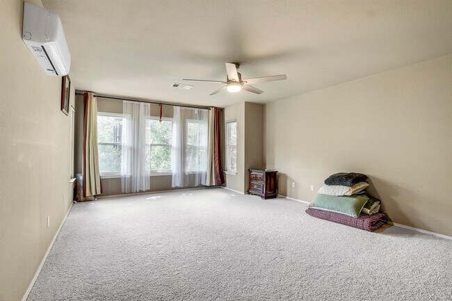 Building Photo - 1625 Balsam Way