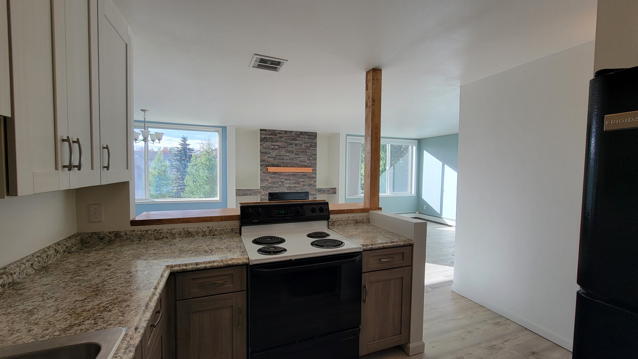 Kitchen/Dining/Living - 1109 Wildrose Ct