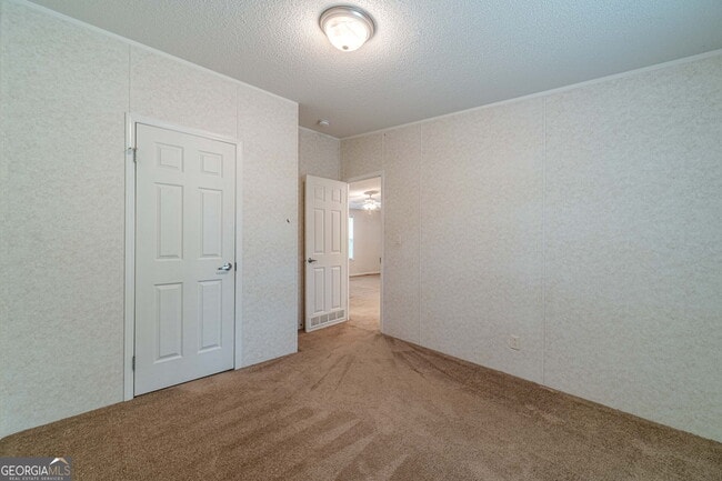 Building Photo - 246 Kings Ridge Dr