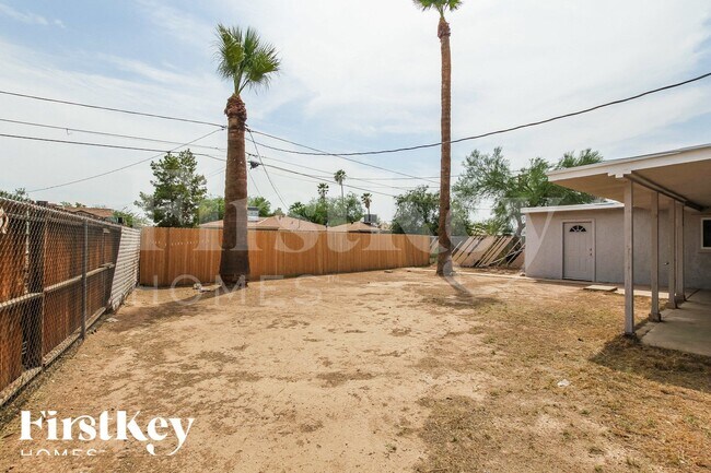 Building Photo - 2919 W Seldon Ln