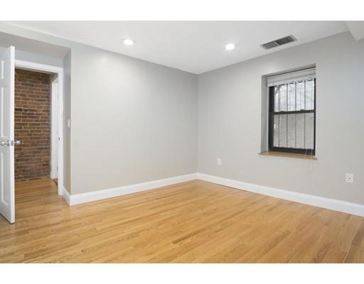 Building Photo - 95 Gainsborough St