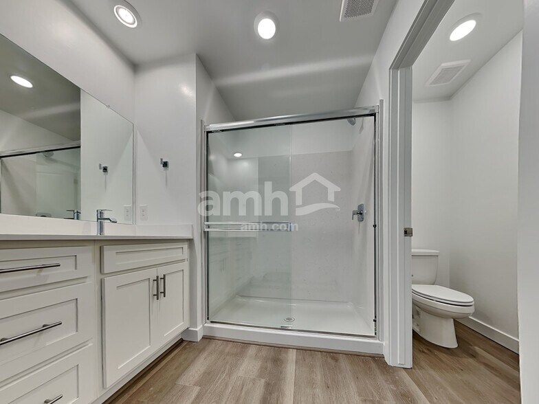 Building Photo - 6476 E Paseo Baranda