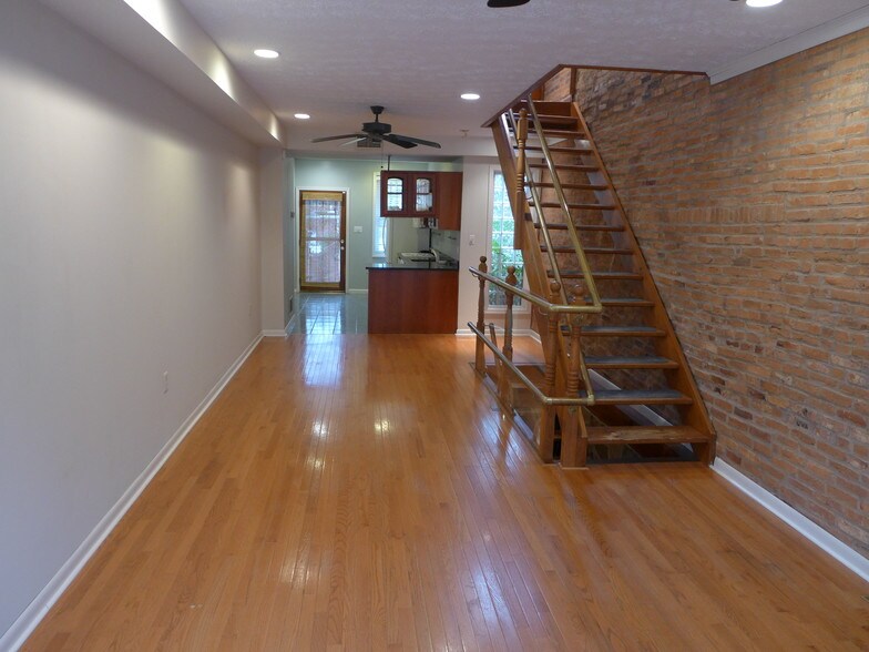 Building Photo - 713 Portland St