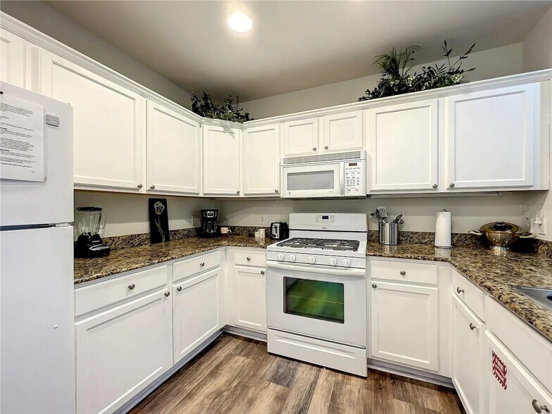 Building Photo - 1300 Seven Eagles Ct
