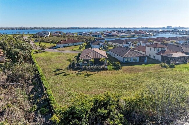 Building Photo - 2322 5th St E