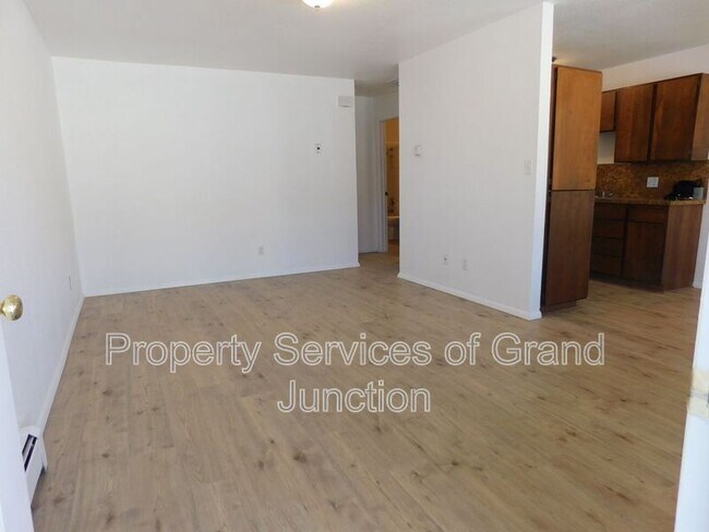 Building Photo - 3292 Lombardy Ln