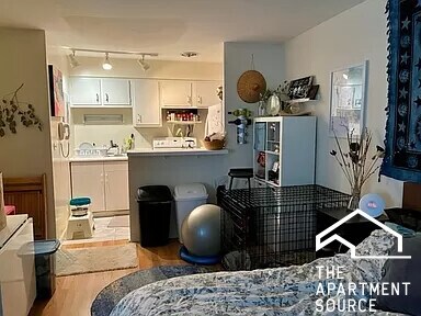 Building Photo - 744 W Gordon Terrace