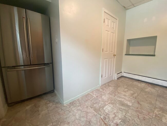 Building Photo - 43 E 35th St