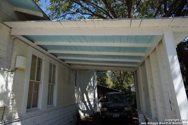 Building Photo - 545 Willow Ave