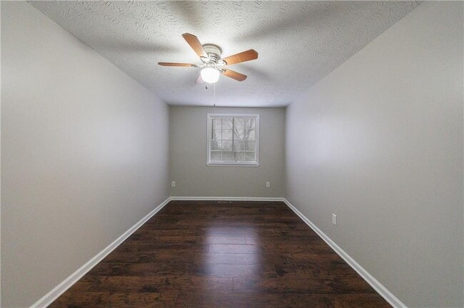 Building Photo - 1960 Hamilton Pl SE