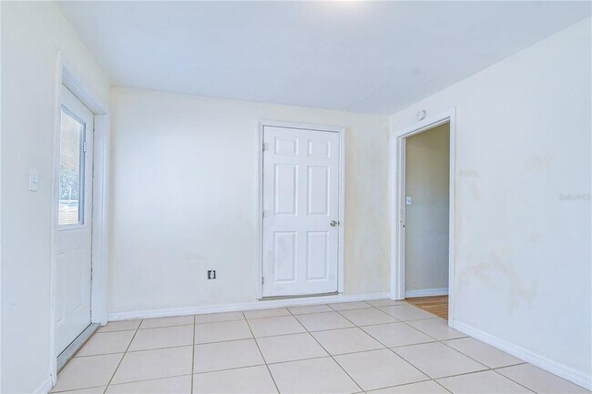 Building Photo - 5634 9th Ave N