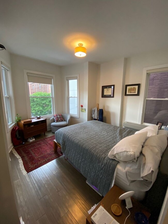 Building Photo - Lovely 2 BR/1 BA Condo in Columbia Heights!