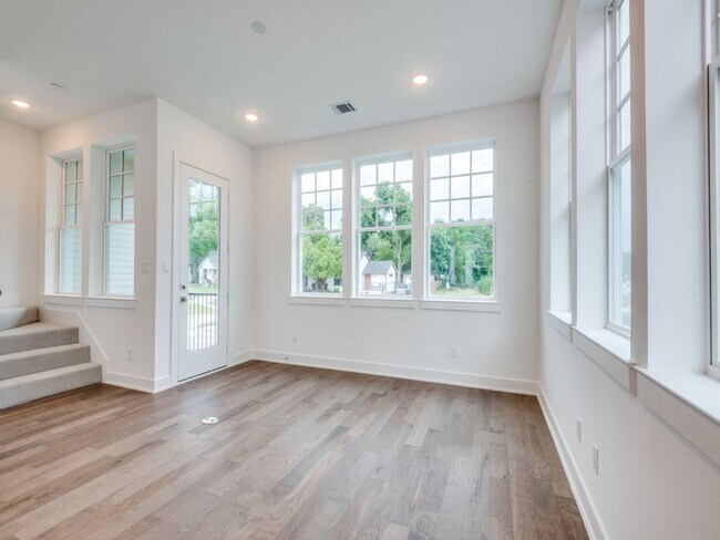 Building Photo - Welcome to a beautiful Craftsman-style end...