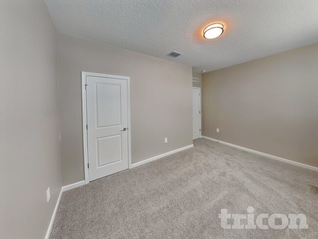 Building Photo - 733 Honeyrock St