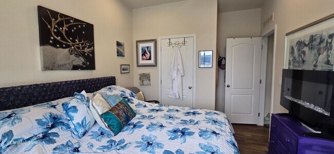 Building Photo - Fabulous Cabin over Hood Canal