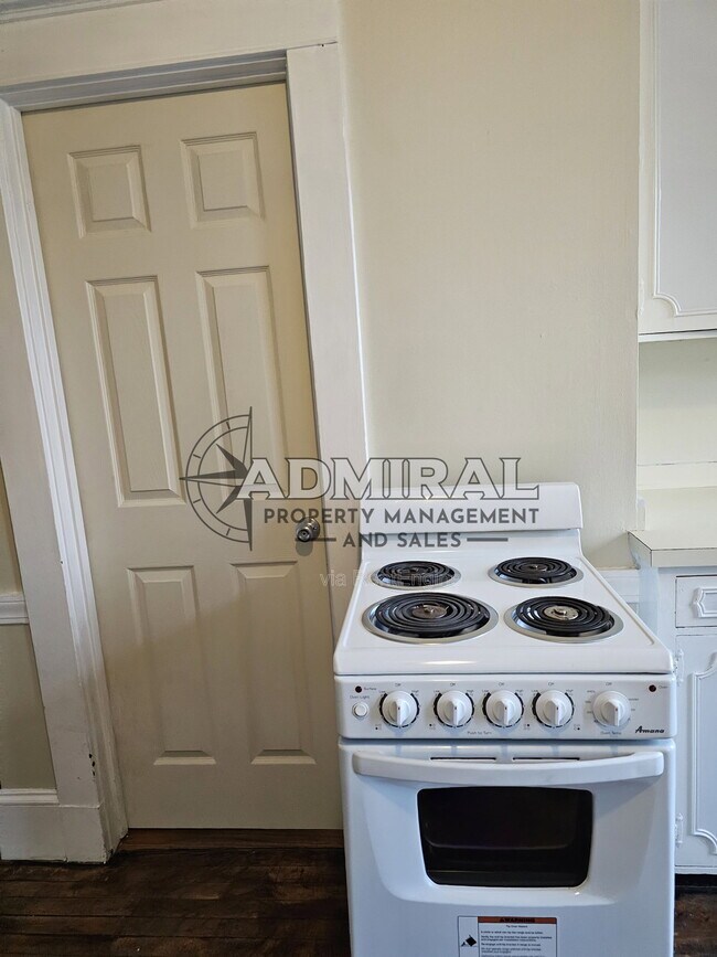 Building Photo - 42 N Main St