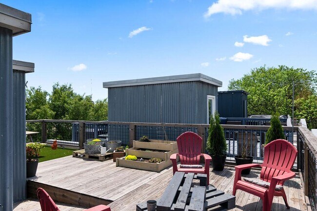 Building Photo - 230 Bradberry St SW