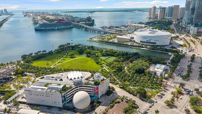 Building Photo - 1040 Biscayne Blvd