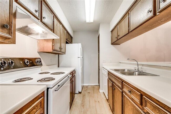 Building Photo - 10616 Mellow Meadow Dr