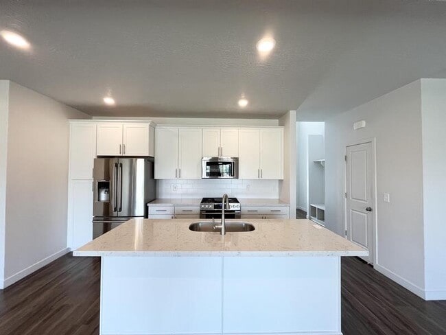 Building Photo - 1508 W Sparta Way