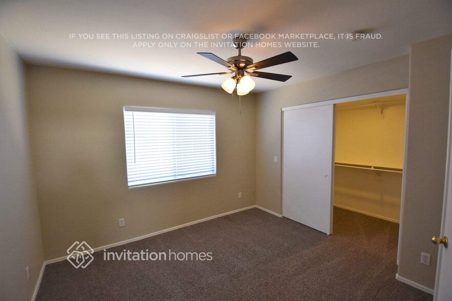 Building Photo - 5614 S 53rd Dr