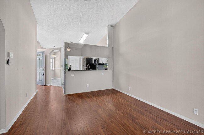 Building Photo - 8108 Summer Shores Dr