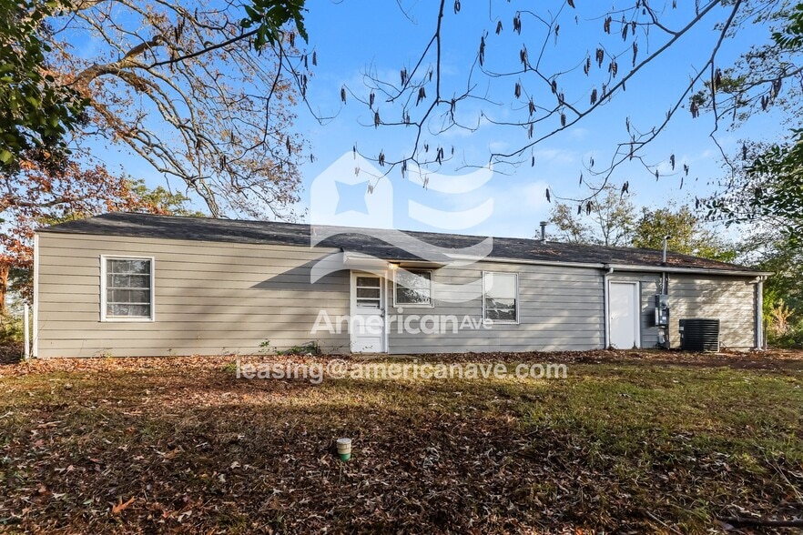 Building Photo - 693 Aldrich St NE