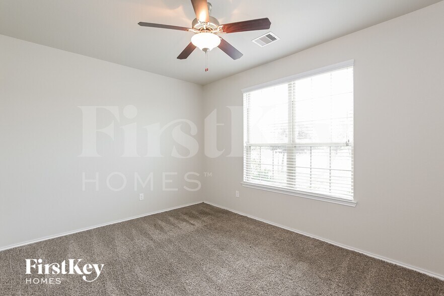 Building Photo - 4711 Creekside Hvn Trl