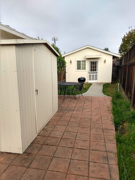 Building Photo - 299 Dallas Dr