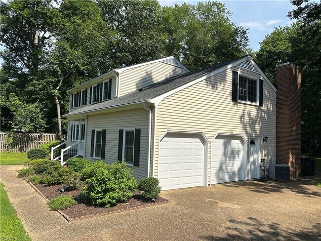 Building Photo - 203 Kenmar Dr
