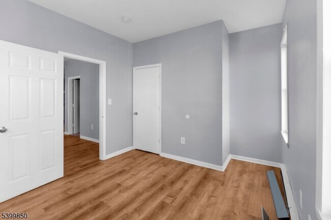 Building Photo - 95 1st St