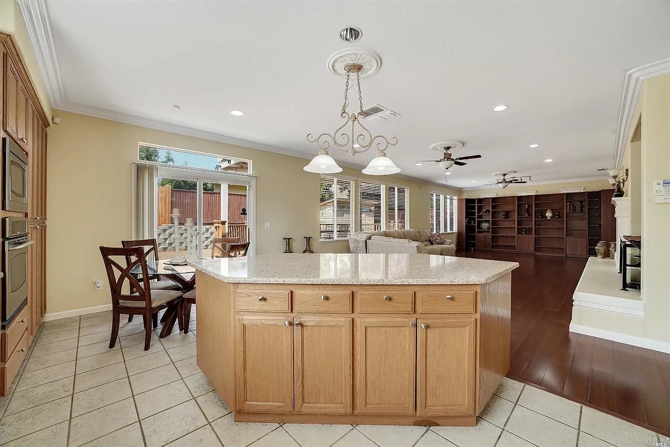 Building Photo - 332 Ring Neck St