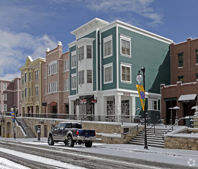 Primary Photo - 804 Main St