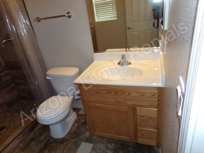 Building Photo - IMMACULATE 3 BEDROOM HOME