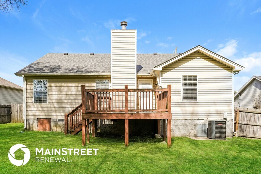 Building Photo - 1921 Treeview Dr