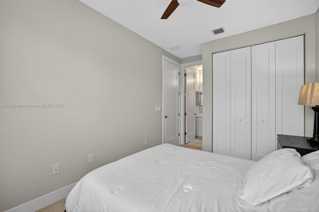 Building Photo - 1402 SW 4th Ave