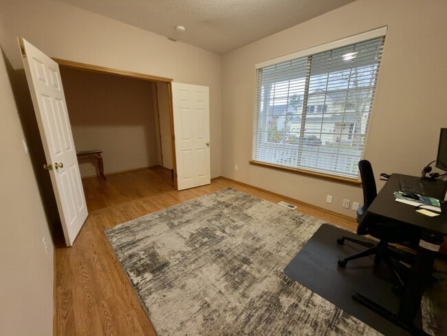 Building Photo - 5124 NW Crady Ln