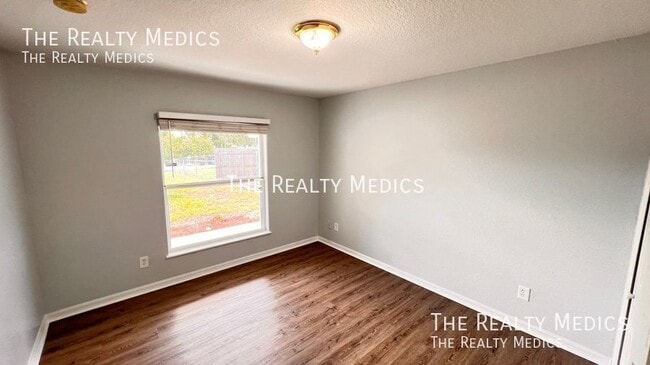 Building Photo - 116 S Normandale Ave