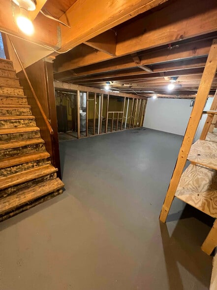 Building Photo - 1827 Sahara Ct