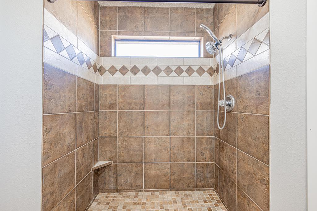 Building Photo - 105 Quail Run