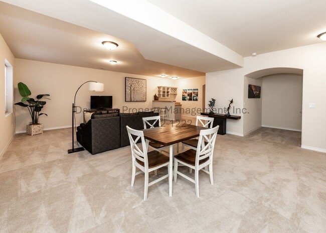 Building Photo - Gorgeous 4 Bedroom House in Pine Creek