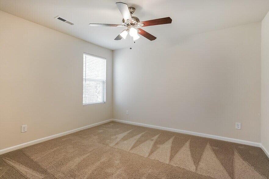 Building Photo - 52 Badger Pass Dr