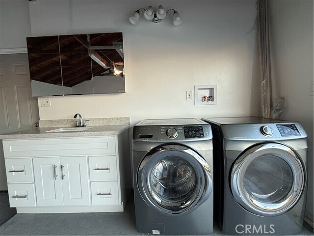 Building Photo - 545 N Toland Ave