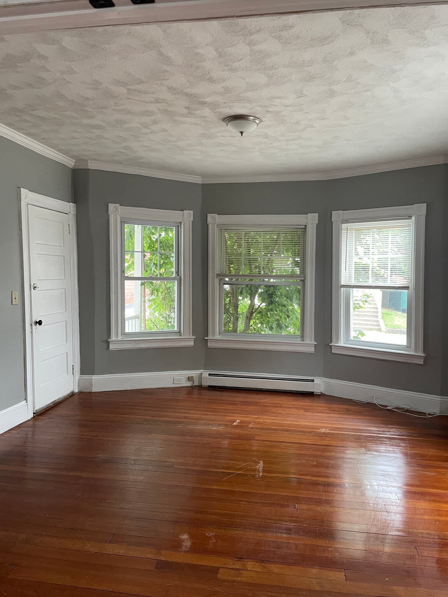 Building Photo - 458 East Ave