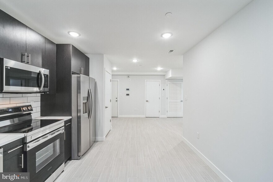 Building Photo - 2415 N 7th St
