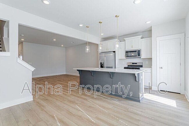 Building Photo - 302 Marston Ln