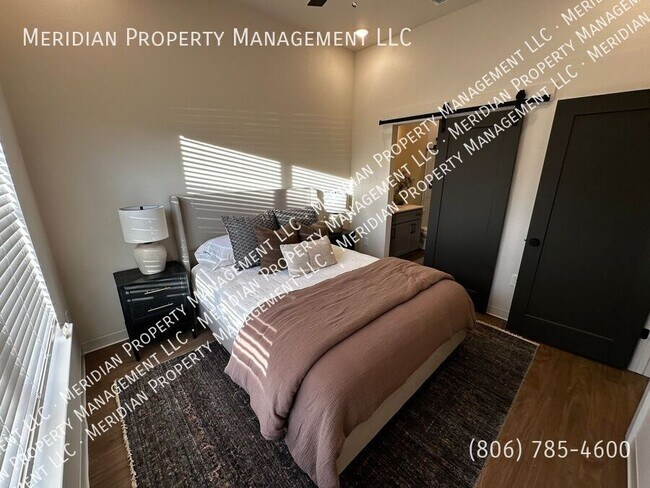 Building Photo - 5912 Erskine St