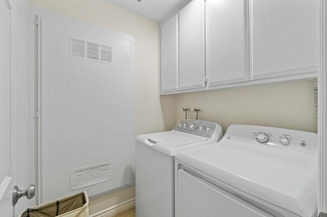 Building Photo - 616 Kumquat Way